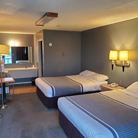 Wild Rose Country Inn Grande Prairie Exteriér fotografie