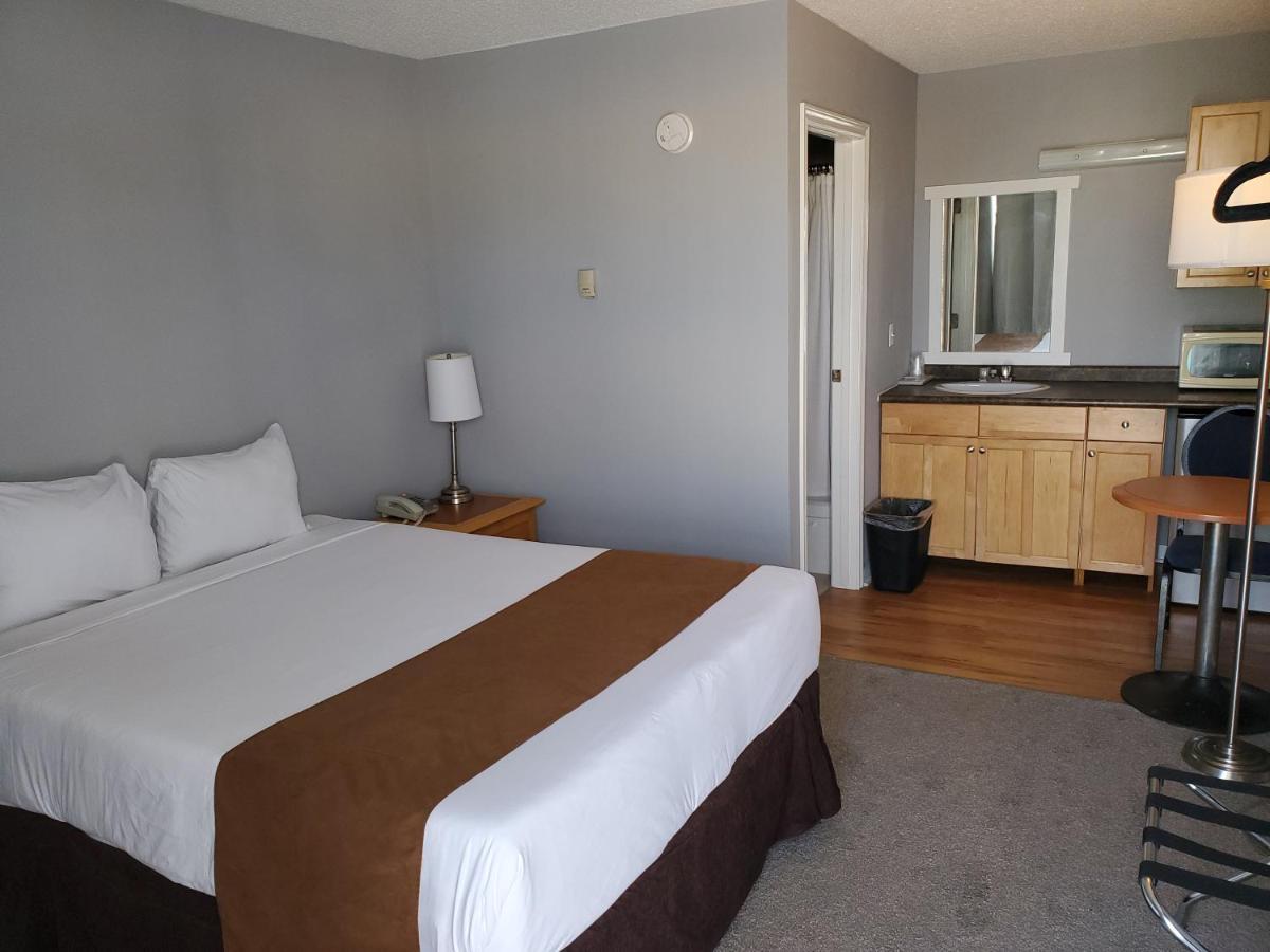 Wild Rose Country Inn Grande Prairie Exteriér fotografie